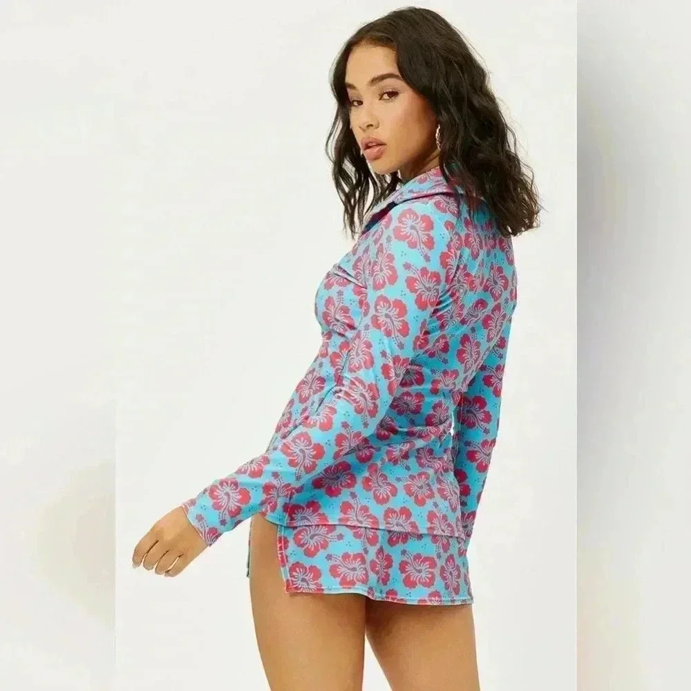 NWT Frankie’s Bikinis Nova Terry Floral Long Sleeve Button Up Blue Magic Sz S